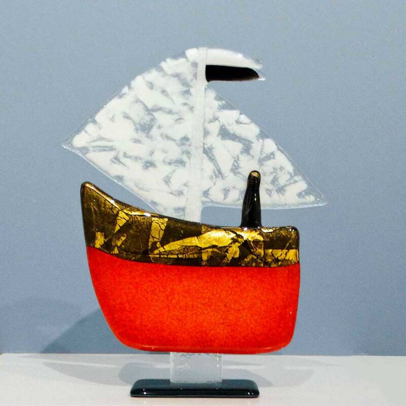 rood-gouden-zeilschip-habrat-standard-xw11yt.jpg