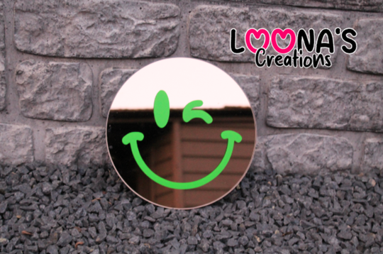 Spiegel met smiley - knipoog