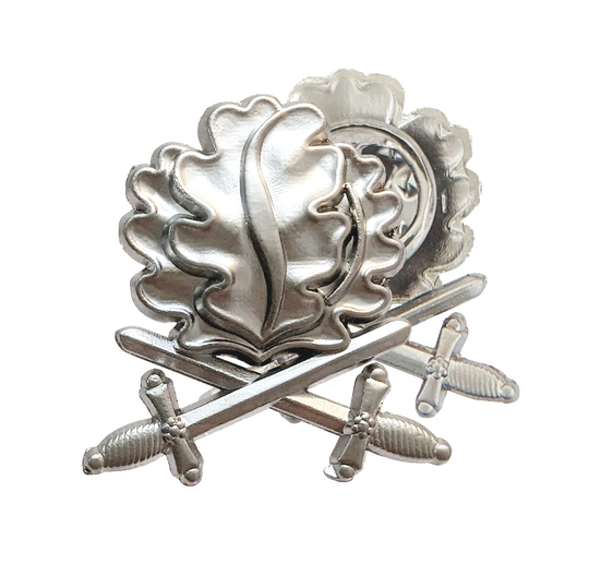 Eichenlaub mit Schwerter zum Ritterkreuz des Eisernes Kreuzes (Pin)
