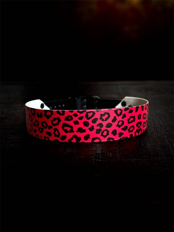 Collier léopard rose