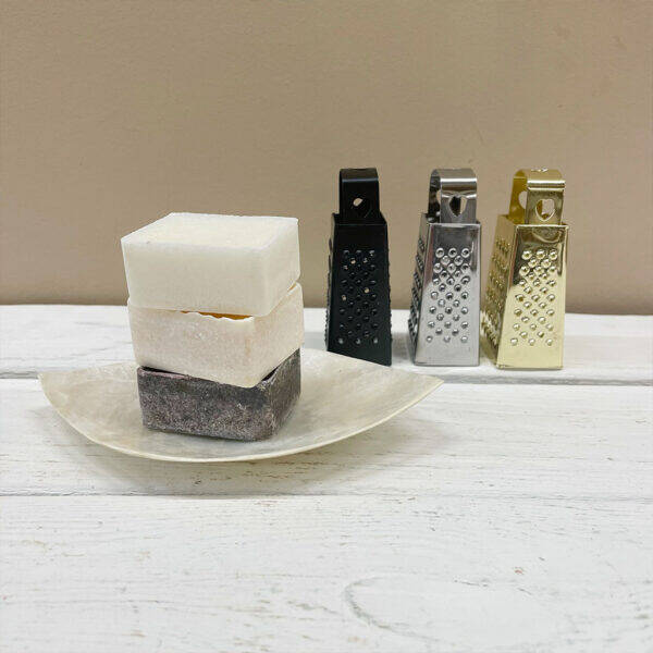 Cadeauset; schaaltje schelp capiz, geurblokje en mini raspje