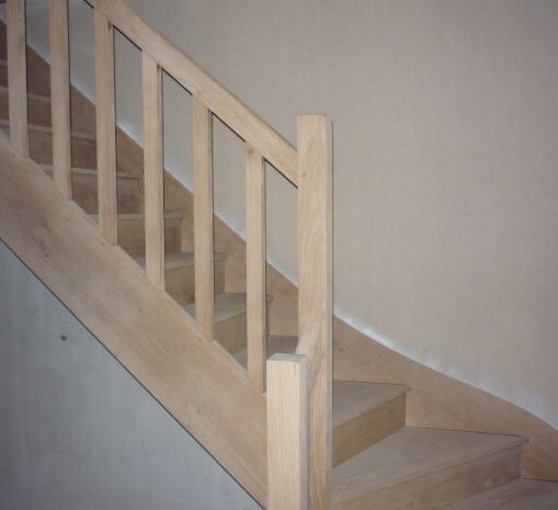 Sablage d'escalier de bois