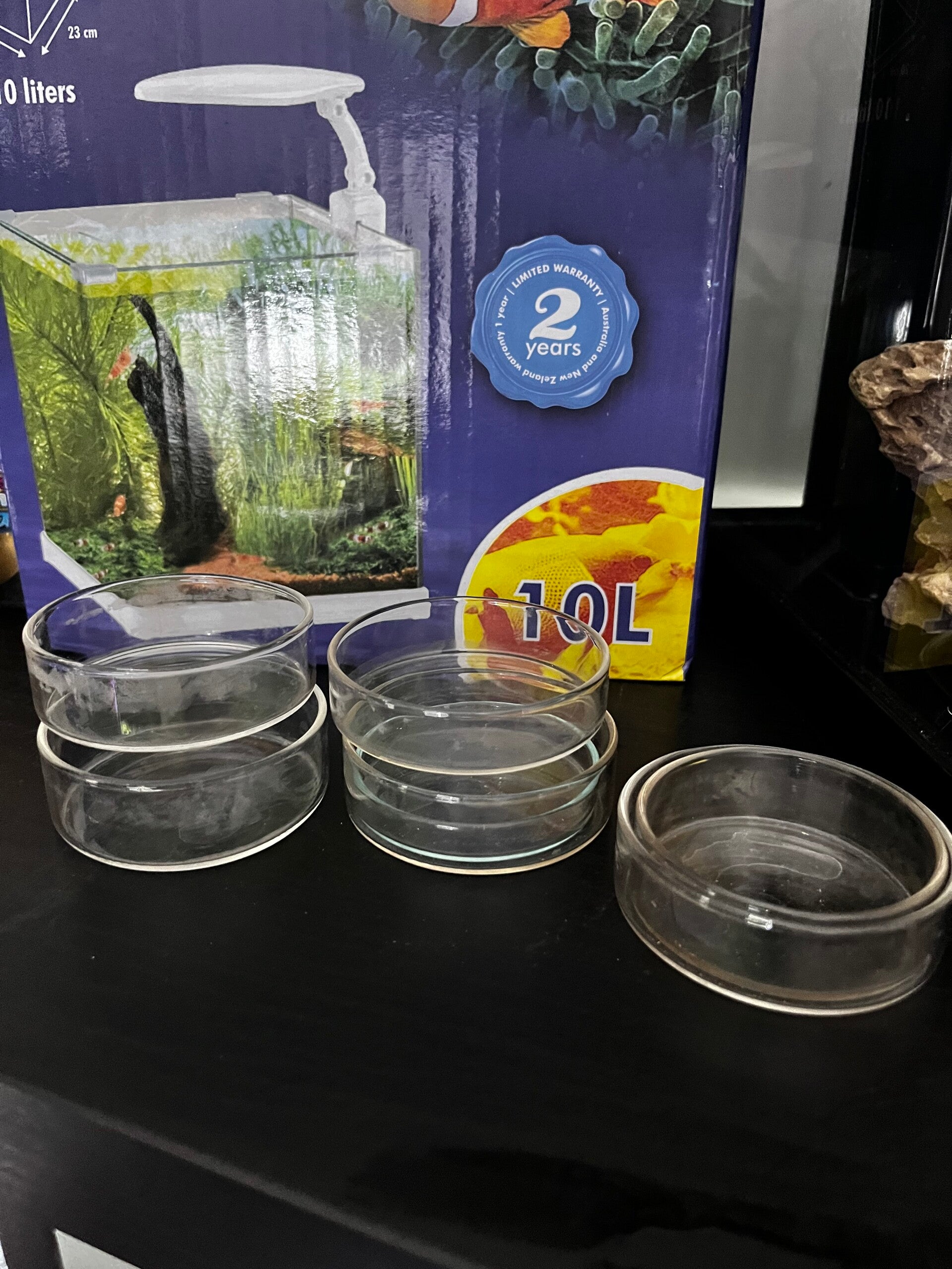 Glazen voederschaaltjes assorti gebruikt