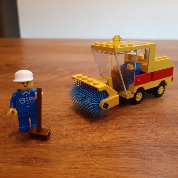 [6645]-1 Street Sweeper