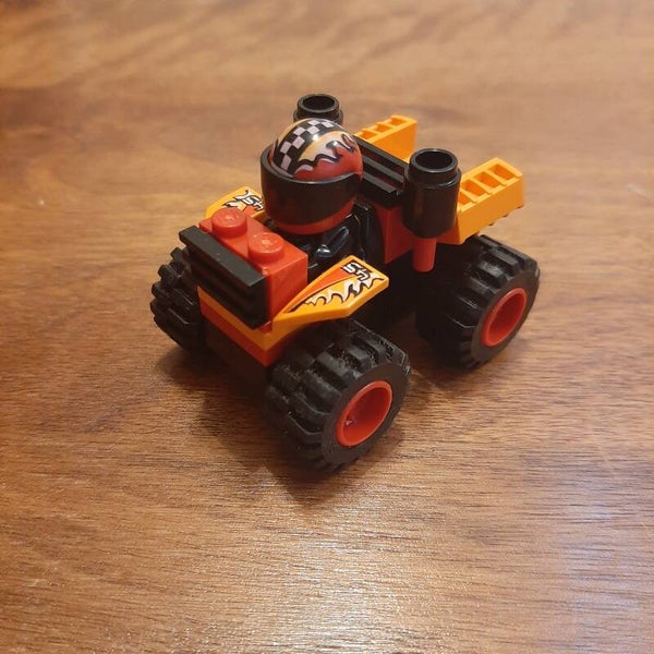 [4592]-1 Red Monster