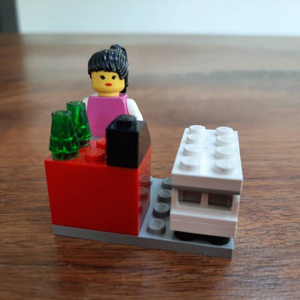 [2885]-1 Ice Cream Seller