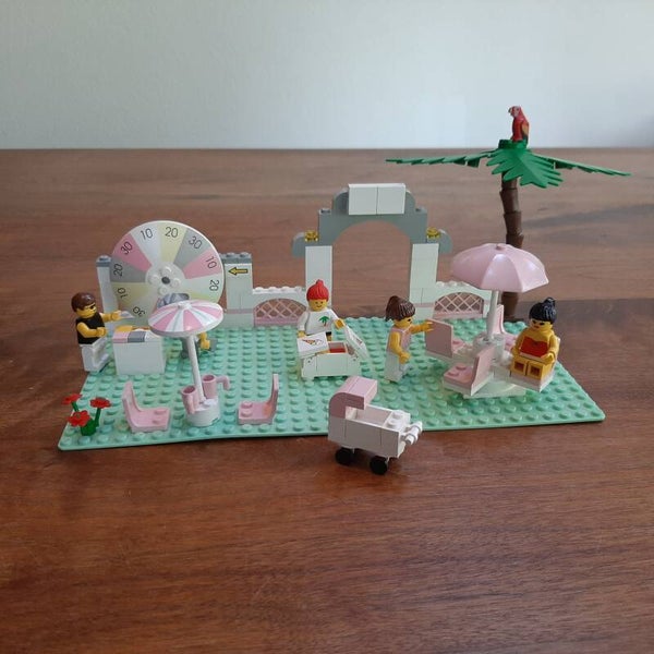 [6409]-i Island Arcade