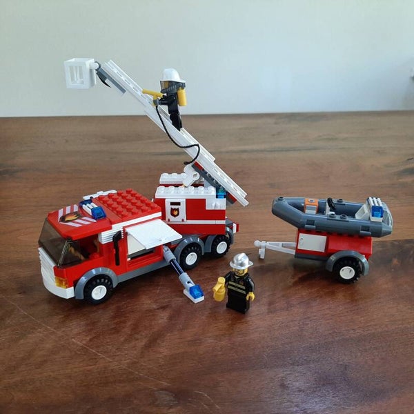 [7239]-4i3 Fire Truck