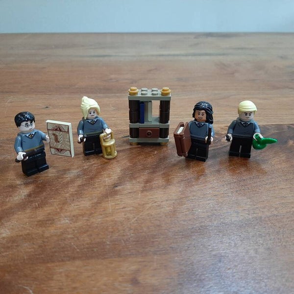 [40419]-1i Hogwarts Students blister pack