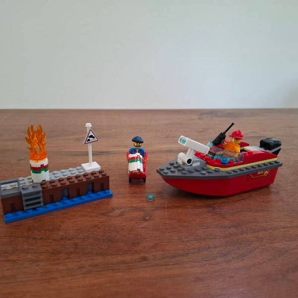 [60213]-2i Dock Side Fire