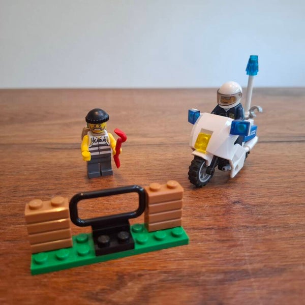 [60041]-1i Crook Pursuit