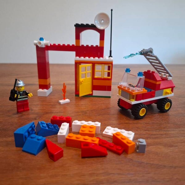 [6191]-1i LEGO Fire Fighter Building Set