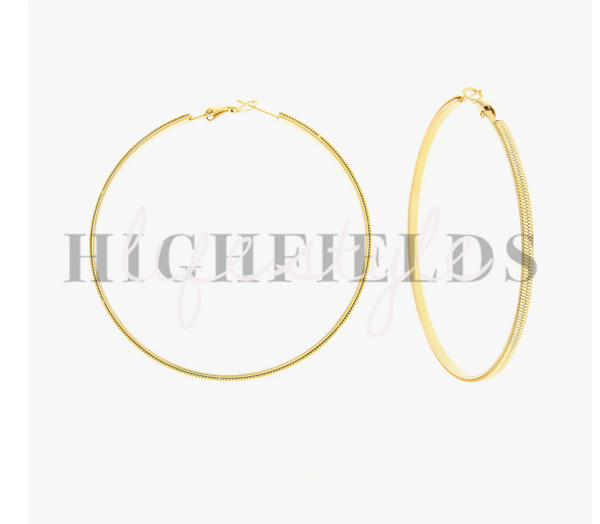 Open oorbellen met een werkje - Roestvast staal gold plated Diameter: 55mm. (141)