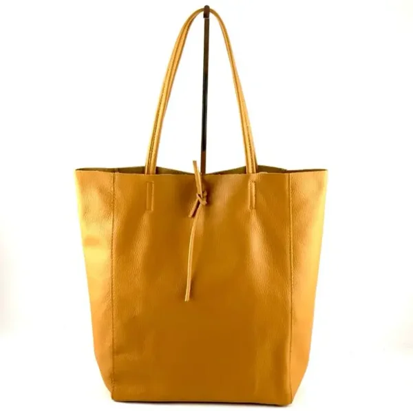 BIG SHOPPER Kleur: Cognac Materiaal: kalfsleder handmade in Italy Maat: 40x37x12cm