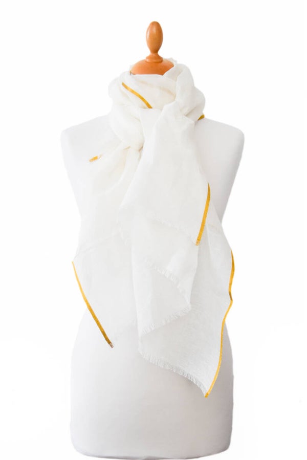 Linnen shawl wit met gouden bies