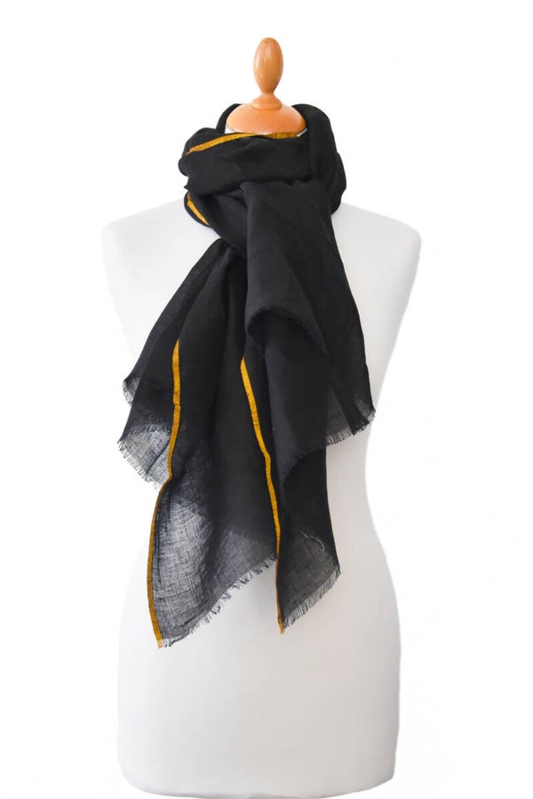 Linnen shawl zwart met gouden bies
