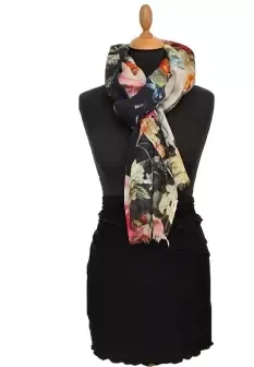 HIGHFIELD SHAWL DESSIN MULTICOLOUR BLOEM OP DIEP DONKERE NAVY ONDERGROND