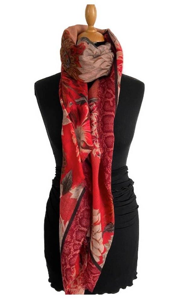 SHAWL DESSIN BLOEM MET EEN BREDE BORDER MET ANIMAL PRINT