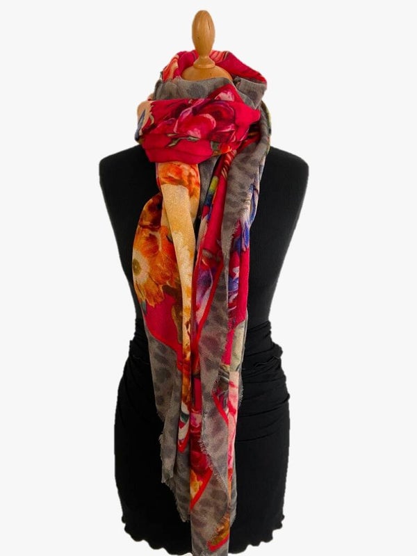 shawl wol dessin bloem met animal border