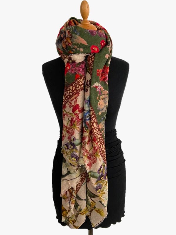 SHAWL DESSIN BLOEM MET EEN OFFWHITE BORDER