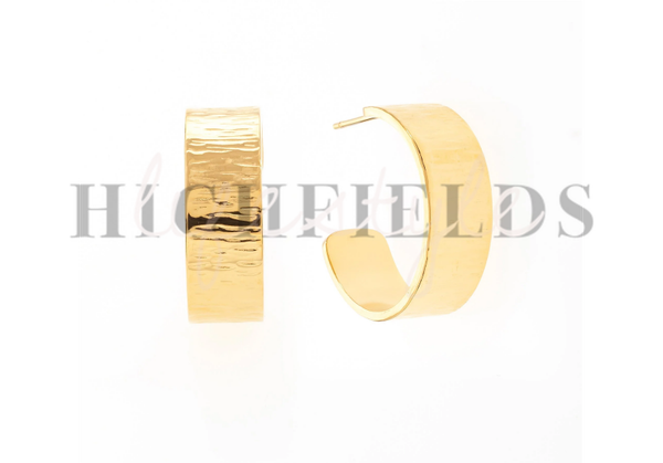 Open oorbellen roestvast staal gold plated.Diameter 23mm breedte 8mm dikte 1mm (162)