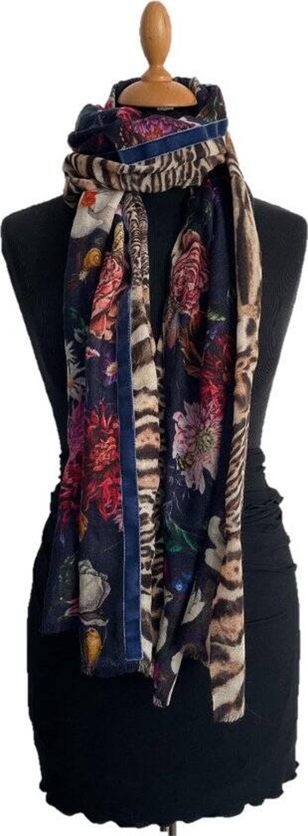 SHAWL DESSIN “FLOWER-ANIMAL”
