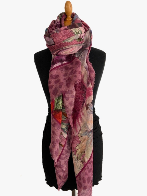 SHAWL DESSIN BLOEM MET EEN BREDE BORDER MET ANIMAL PRINT