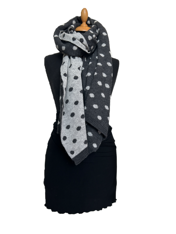 HIGHFIELD SHAWL GEBREID “DOTS” GRIJS, 60 X 190CM