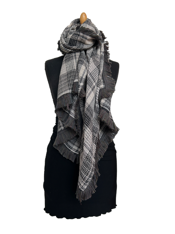 HIGHFIELD GEWEVEN SHAWL IN RUIT DESSIN MET STOERE FRANJE RONDOM KLEUR OFFWHITE/NAVY/GRIJS 70 X 180CM
