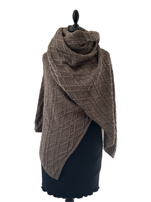 HIGHFIELD SHAWL DIAMANT PATROON GEBREID 85% KATOEN 15% WOL, 80 X 190CM. KLEUR: TAUPE. MADE IN ITALY