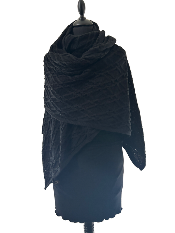 HIGHFIELD SHAWL DIAMANT PATROON GEBREID 85% KATOEN 15% WOL, 80 X 190CM. KLEUR: ZWART. MADE IN ITALY