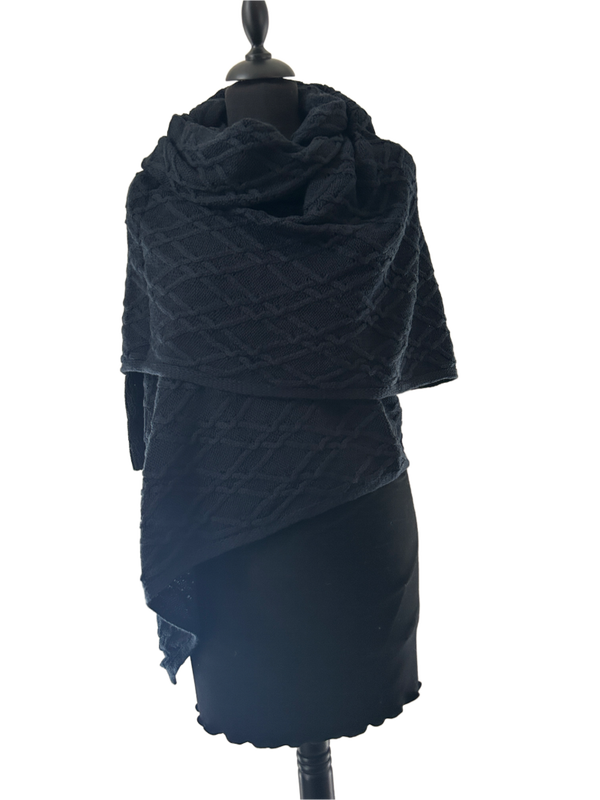 HIGHFIELD SHAWL DIAMANT PATROON GEBREID 85% KATOEN 15% WOL, 80 X 190CM. KLEUR: NAVY. MADE IN ITALY