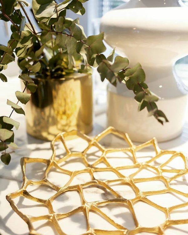 Decoratieve gouden schaal