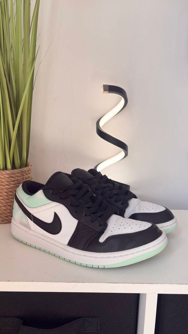 Jordan Low 1s - Tie Dye - Size 8