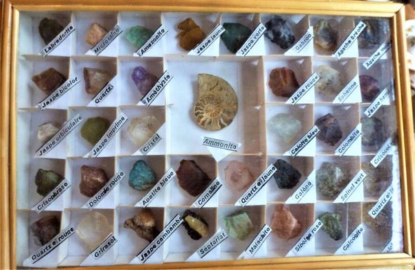 Mooie doos met mineralen uit Brazil