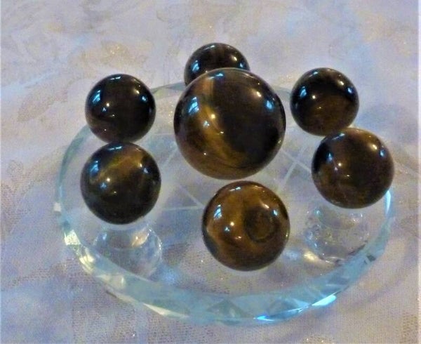 Schaaltje met Tijgeroog.  voorbeeld