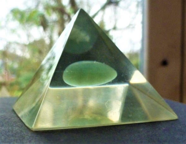 Piramide met Aventurijn