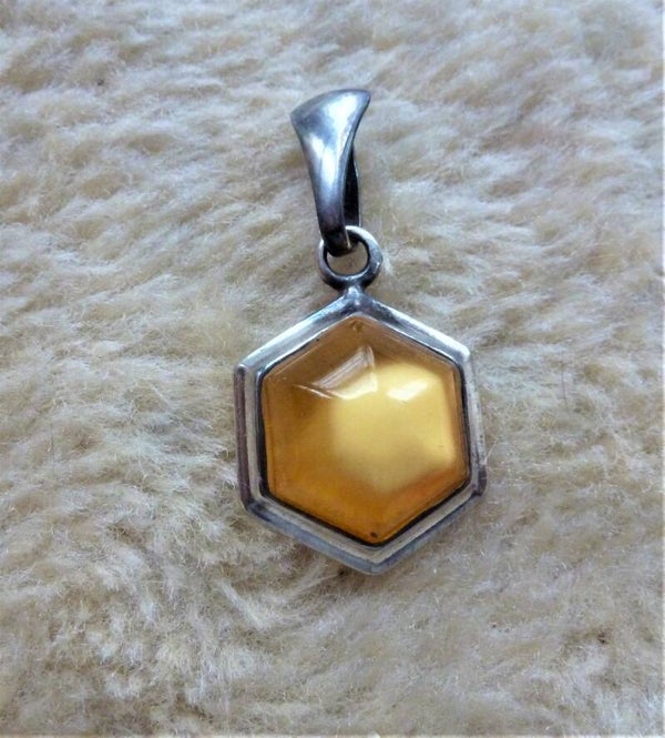 Barnsteenhanger met Zilver