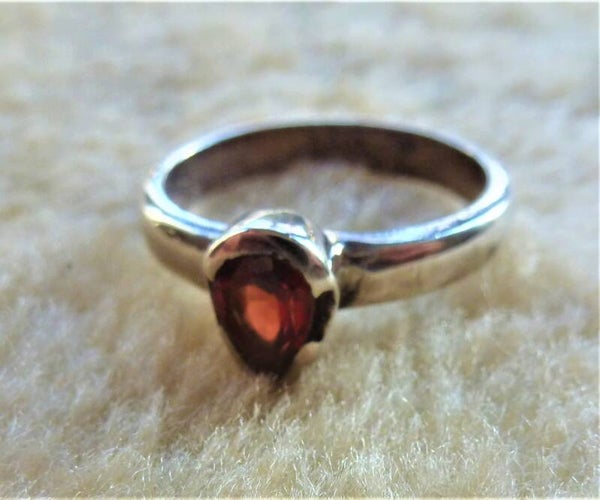 Ring zilver met Granaat