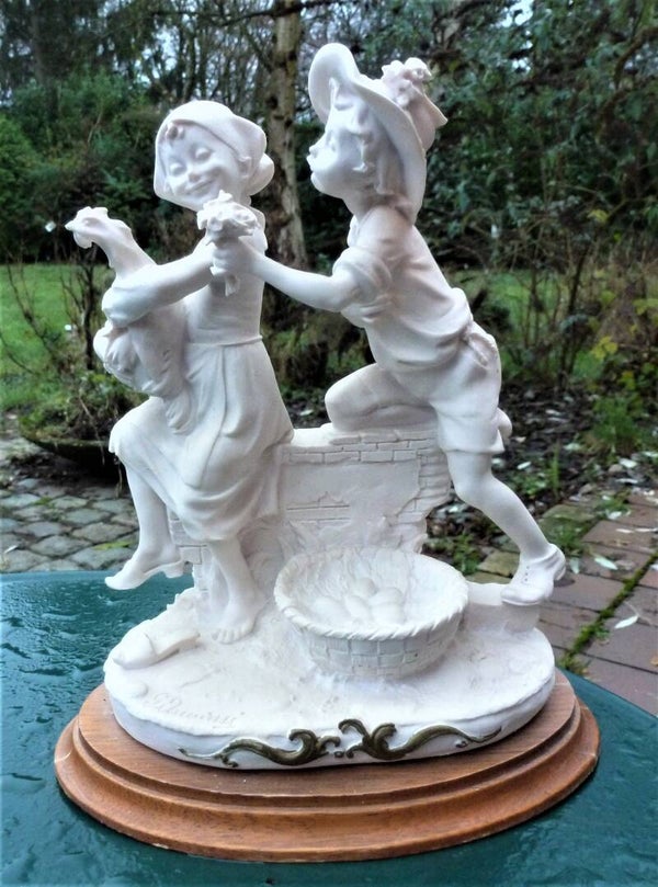 Beeld van G.Armani, capodimonte   Gebruikt