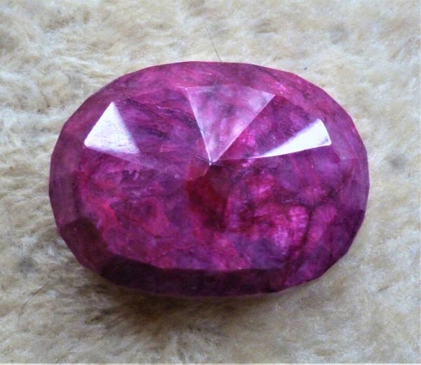 Roze-rode  robijn  435 car.  Facet.