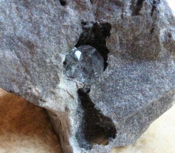 Herkimer diamant in matrix