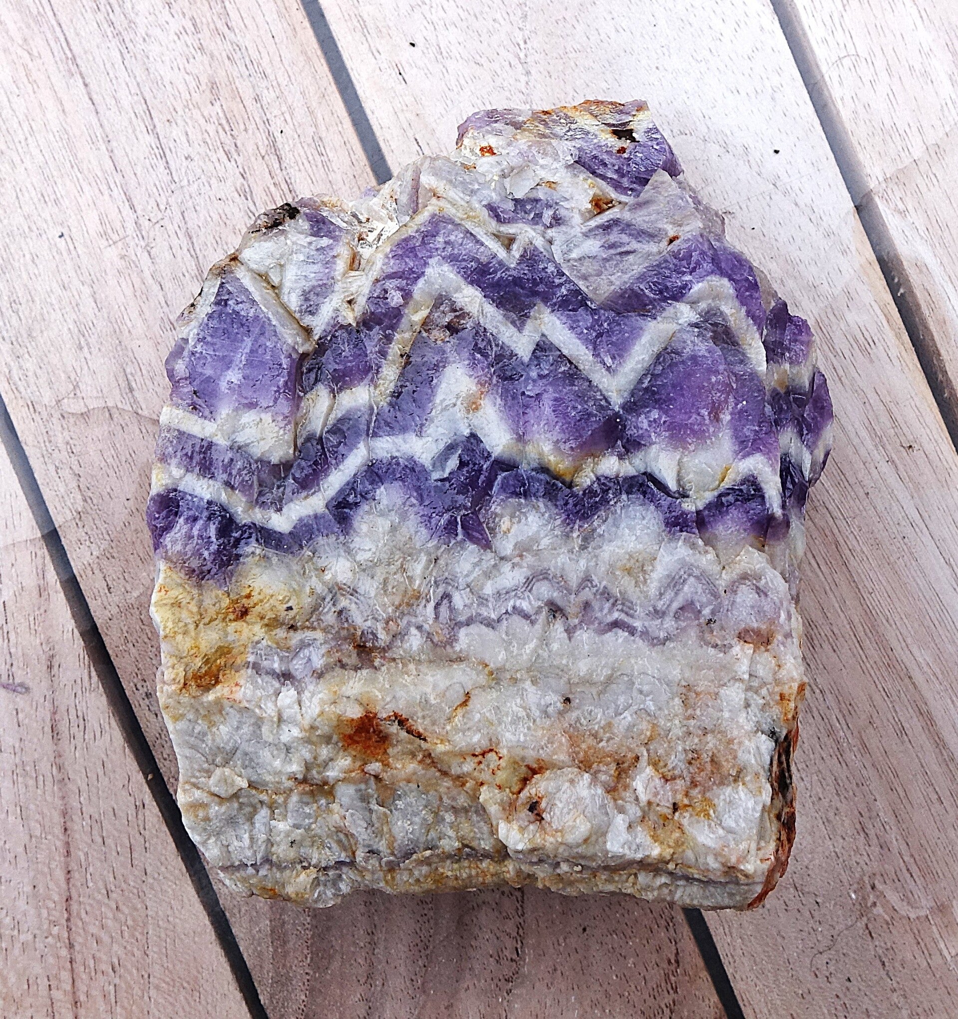 Chevron Amethyst uit Afrika