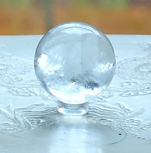 Mooie Bergkristalbol 6.5 cm