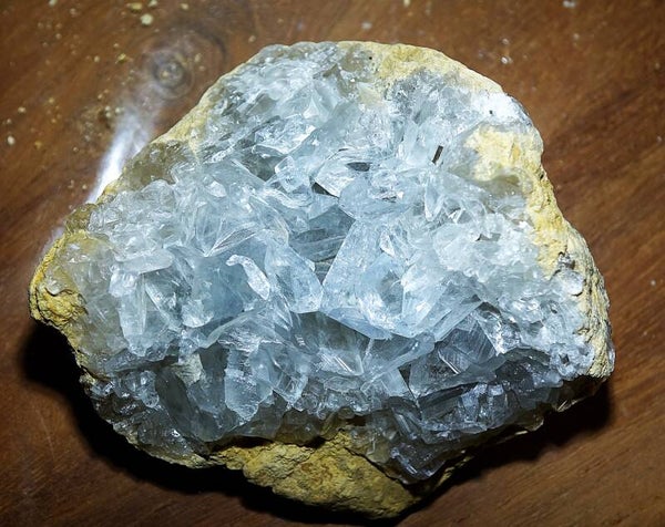 Mooi stuk Celestien met bijzondere kristallen zeldzaam uit Tunesië