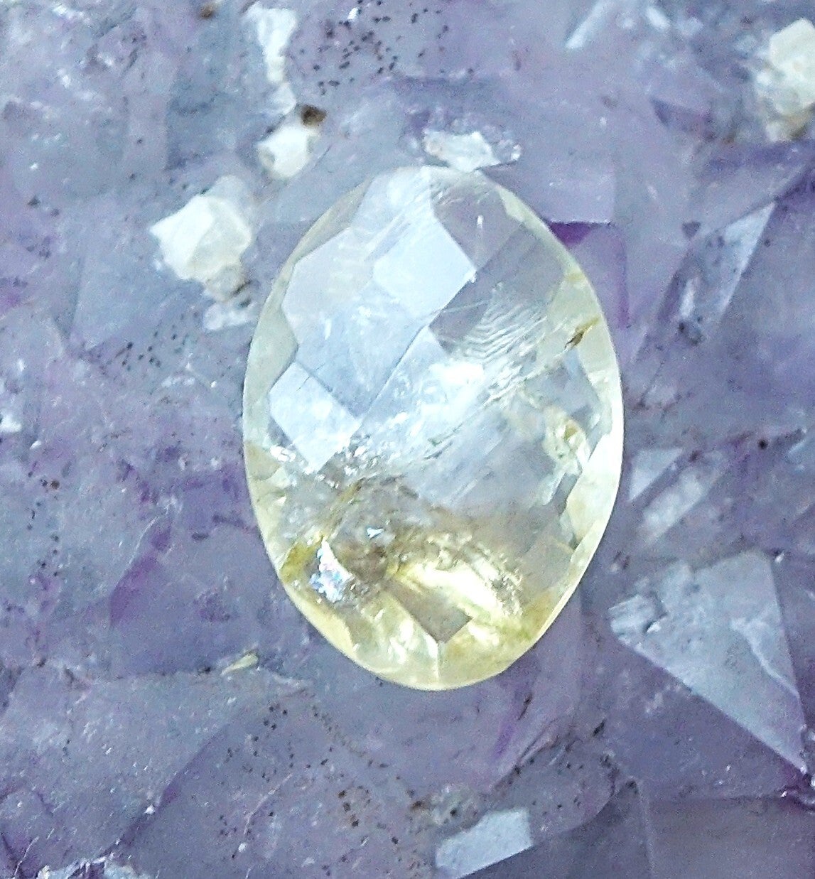 Mooie tweezijdig gefacetteerde Citrien