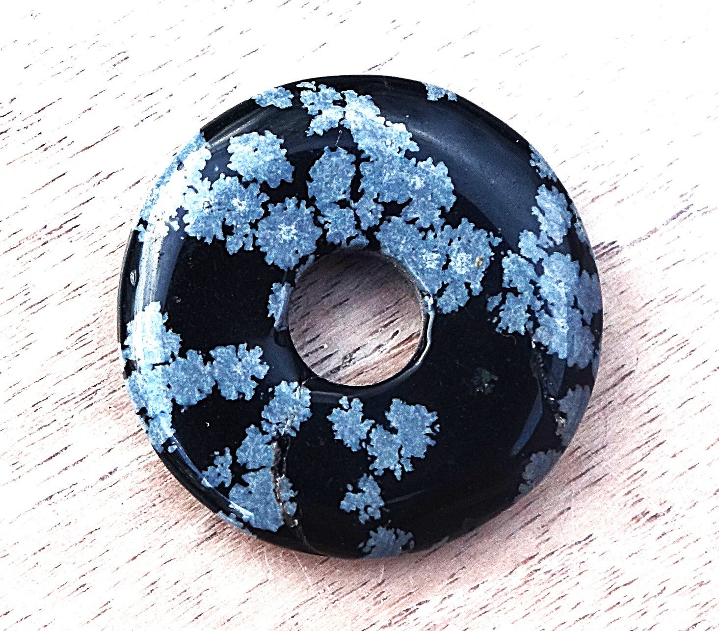 Sneeuwvlok obsidiaan donut