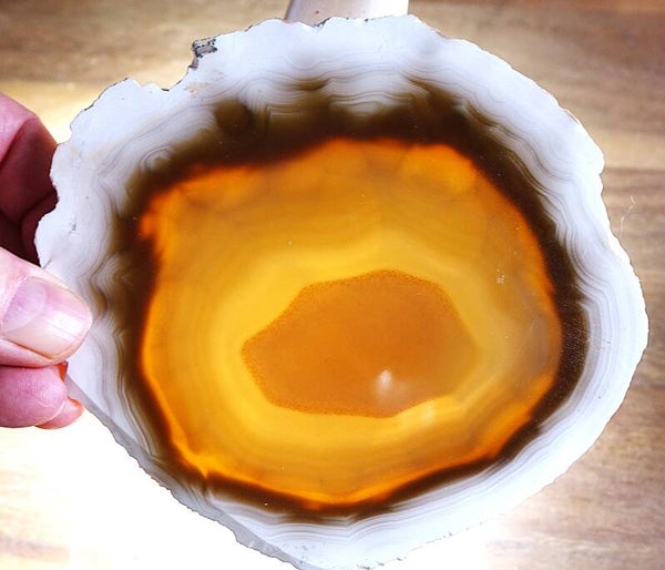 Heel mooie Agaatschijf met Chalcedon .