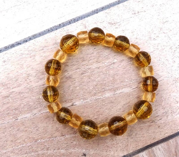Mooie gefacetteerde armband van kristal