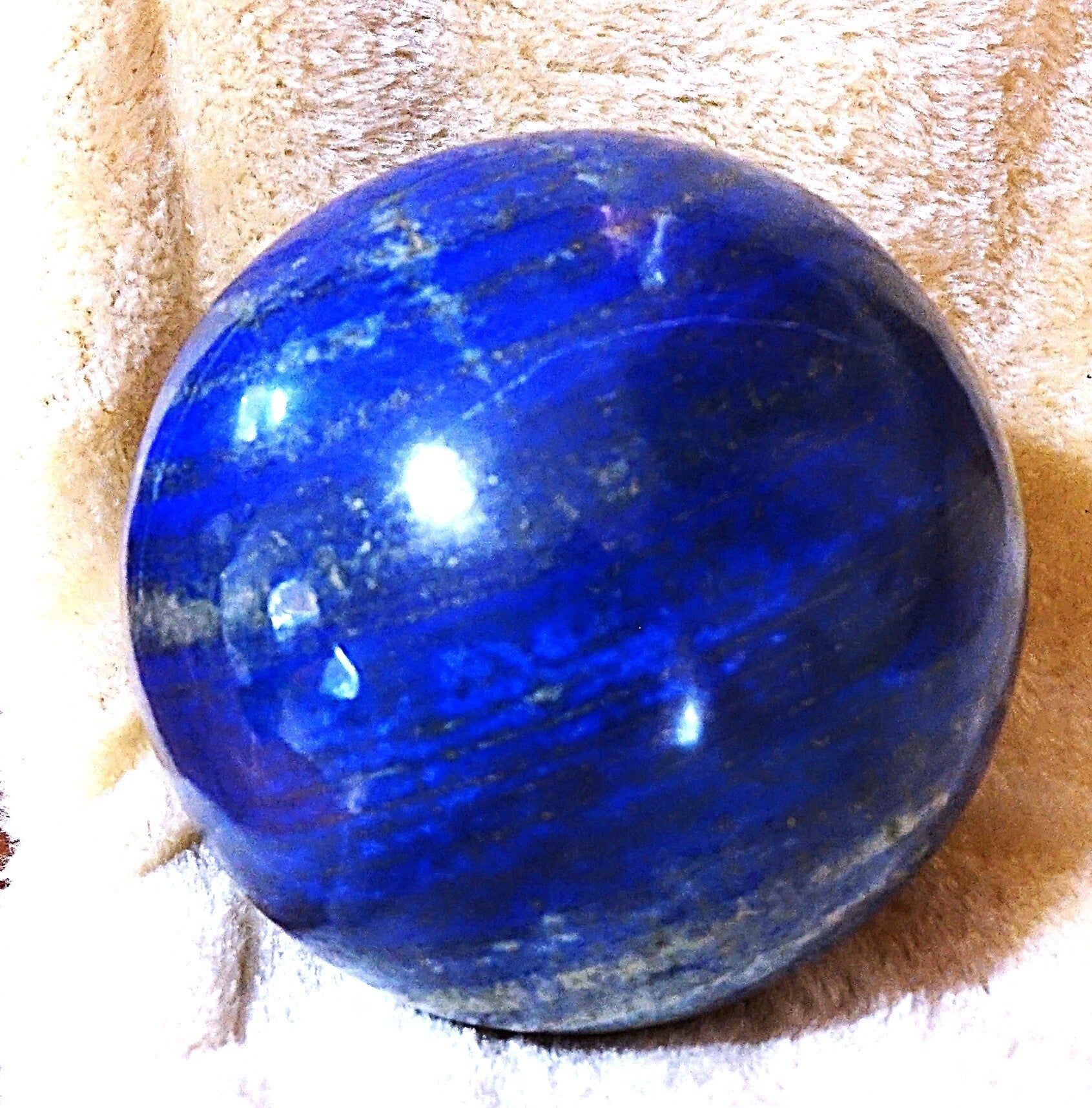 Prachtige grote Lapis-Lazulli bol uit Pakistan